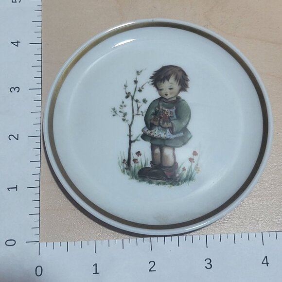 Schmid Berta Sad Girl Hummel Museum Miniature Plate Collection 1982 - Picture 9 of 10